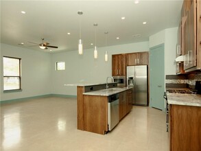 306 Franklin Blvd in Austin, TX - Building Photo - Building Photo