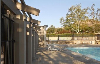 660 Martinique Pl in Thousand Oaks, CA - Building Photo - Building Photo