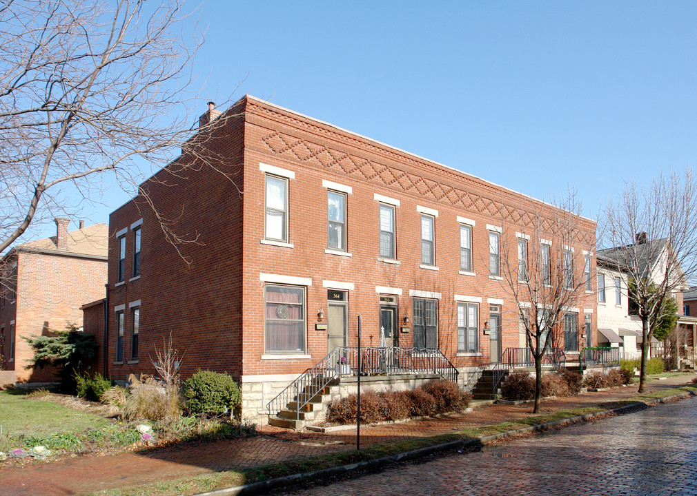 Briggs & Sycamore in Columbus, OH - Foto de edificio