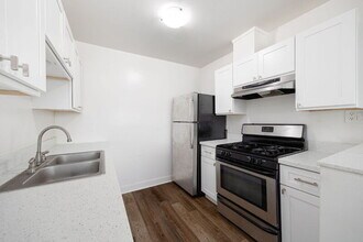 4284 Schoolridge Ln in La Mesa, CA - Building Photo - Building Photo