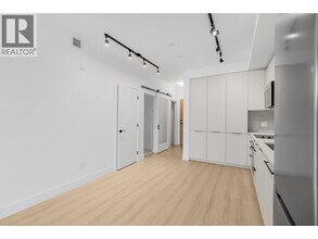 3075 Murray St in Port Moody, BC - Building Photo - Building Photo