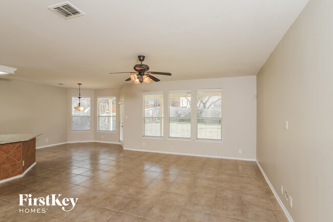 16918 Darien Wing in San Antonio, TX - Building Photo - Building Photo