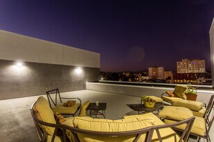 Manali Residence in Los Angeles, CA - Building Photo