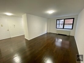 E 16 ST in New York, NY - Building Photo