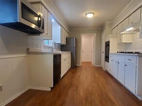 1213 Kingsbridge Dr in Garland, TX - Building Photo - Building Photo