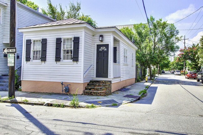 21.5 Line St in Charleston, SC - Building Photo - Building Photo