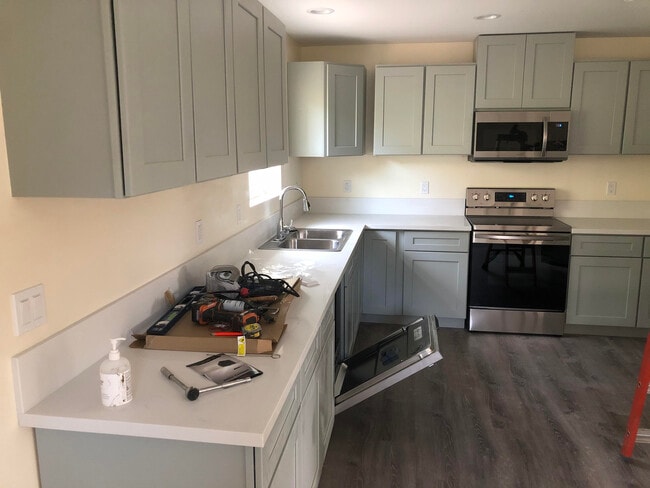 3414 Randy Ln in Chula Vista, CA - Foto de edificio - Building Photo