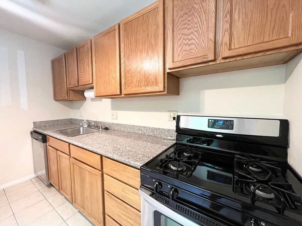 1751 Parkside Dr in Walnut Creek, CA - Building Photo