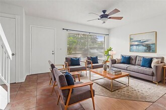 15636 Morning Dr in Lutz, FL - Building Photo - Building Photo