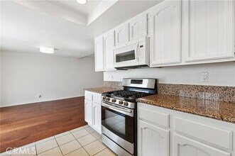 1421 12th St in Manhattan Beach, CA - Building Photo - Building Photo