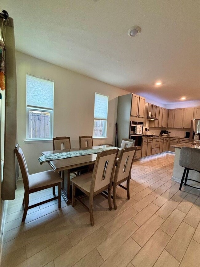 property at 734 Hardwood Grv Ct