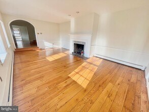 4925 West Chester Pike in Newtown Square, PA - Building Photo - Building Photo