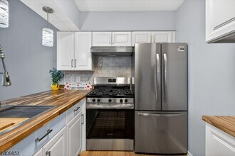 7 Arapahoe Dr in Vernon, NJ - Building Photo - Building Photo