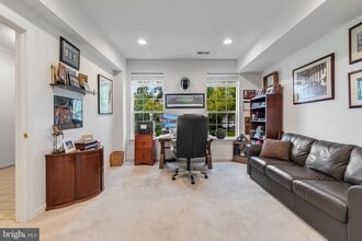 44261 Huron Terrace in Ashburn, VA - Building Photo - Building Photo