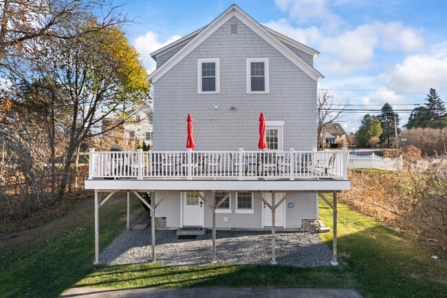19 Long Beach Ave in York, ME - Building Photo - Building Photo
