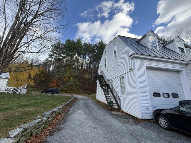 21 VT-121 in Grafton, VT - Building Photo - Building Photo