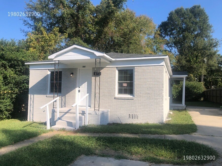 924 Holland Ave in Charlotte, NC - Building Photo