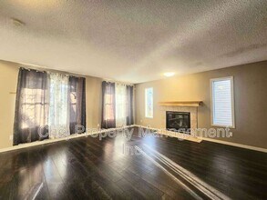 1824 Tufford Way NW in Edmonton, AB - Building Photo - Building Photo