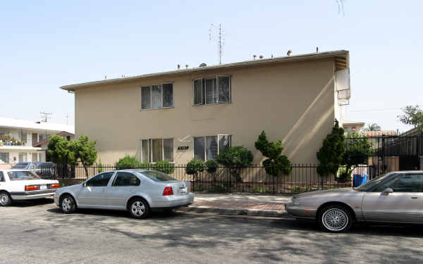 7102 Malabar St in Huntington Park, CA - Building Photo - Building Photo