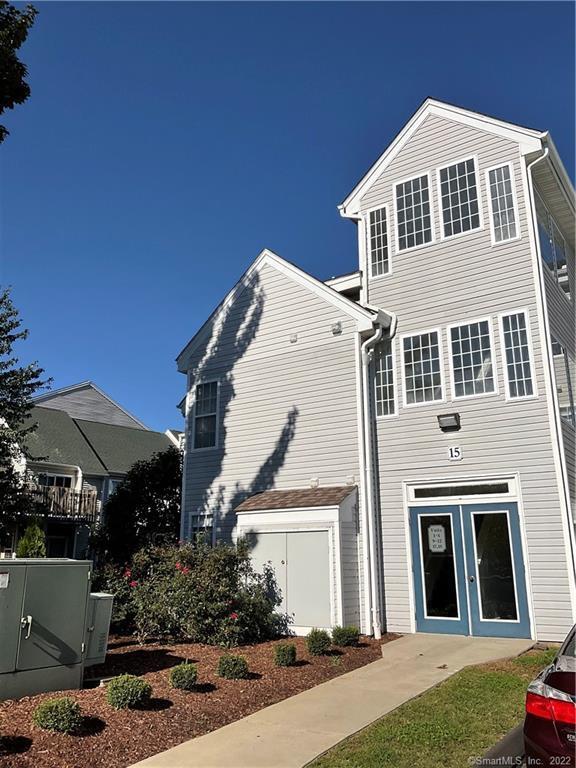 15 Forest Glen Cir in Middletown, CT - Building Photo - Building Photo