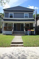 241 Valley Ave NW in Grand Rapids, MI - Building Photo