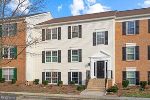 129 Fort Evans Rd SE, Unit A in Leesburg, VA - Building Photo