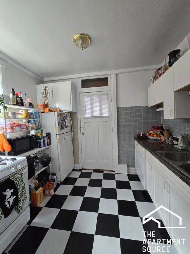 1961 W Foster Ave, Unit G in Chicago, IL - Foto de edificio - Building Photo