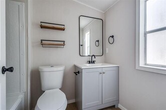 201 N Shady Shores Rd in Lake Dallas, TX - Building Photo - Building Photo