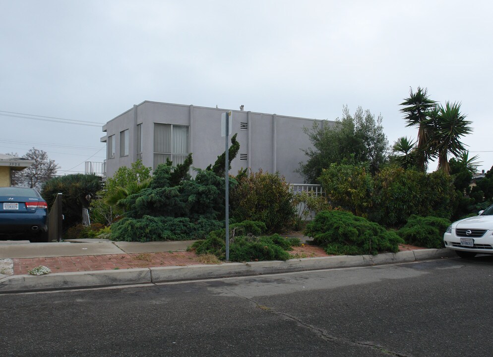 3934-3940 Haines St in San Diego, CA - Foto de edificio