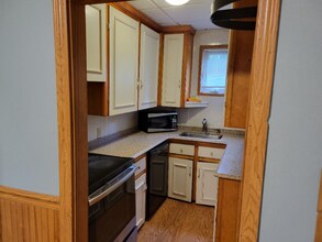 11 Trenton St-Unit -1 in Bellingham, MA - Building Photo - Building Photo