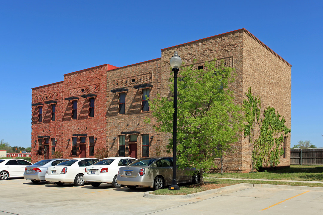 Old Towne Lofts in Norman, OK - Building Photo