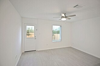 12105 Floral Blossom in Converse, TX - Building Photo - Building Photo