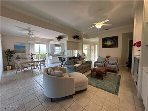 4345 Montalvo Ct in Naples, FL - Foto de edificio - Building Photo