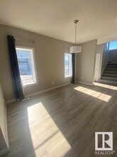 556-535 35 St SW in Edmonton, AB - Building Photo - Building Photo