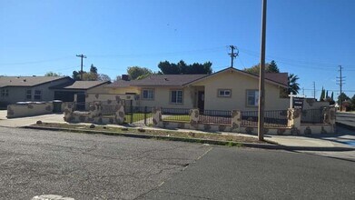 2391 Heather St in Simi Valley, CA - Building Photo - Building Photo