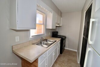 12611 E Orell Rd in Louisville, KY - Building Photo - Building Photo