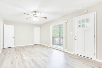 2434 Shamrock Dr in Decatur, GA - Building Photo - Building Photo