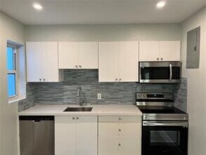 1516 N Andrews Ave in Fort Lauderdale, FL - Foto de edificio - Building Photo