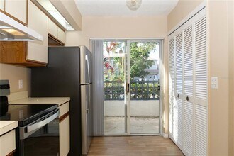 1317 Lucaya Cir in Orlando, FL - Building Photo - Building Photo