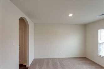 196 Allington Cir in Jarrell, TX - Building Photo - Building Photo