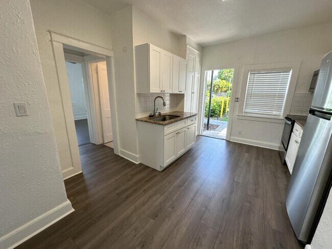 107 SW 2nd Ave in Boynton Beach, FL - Building Photo - Building Photo