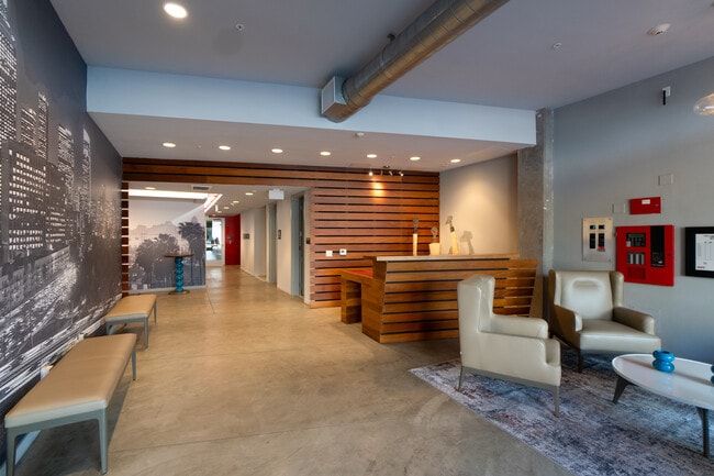 1400 FIG Apartments in Los Angeles, CA - Building Photo - Building Photo
