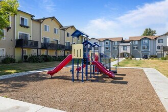 Arbors at Parc Rose in Oxnard, CA - Foto de edificio - Building Photo