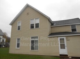 2227 3rd St in Eau Claire, WI - Building Photo