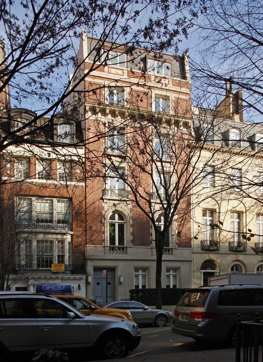 113-115 E 70th St in New York, NY - Foto de edificio