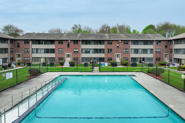 Preston Park Condominiums in Wakefield, MA - Building Photo - Building Photo