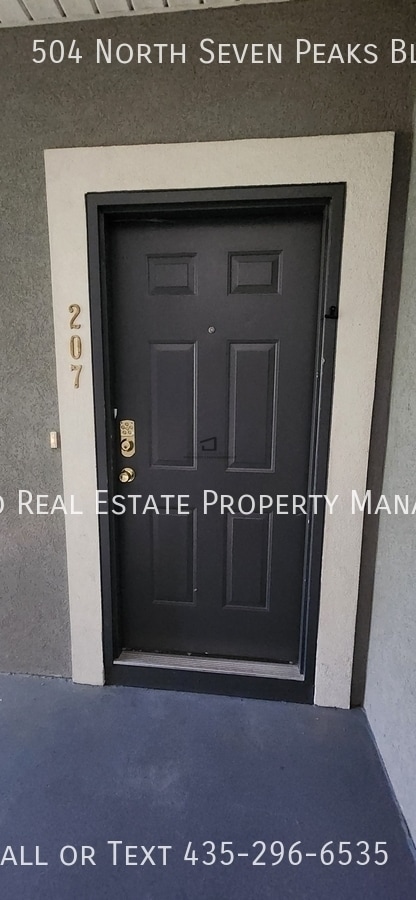 property at 504 N Seven Peaks Blvd