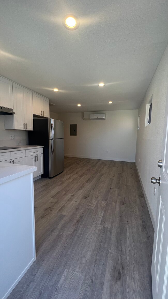property at 731 S 45th St