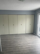 25 E Elmwood Ave in Clawson, MI - Building Photo - Building Photo