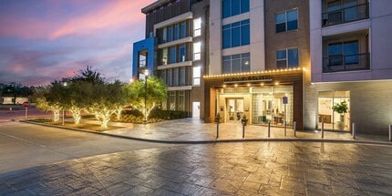 Eastside Richardson in Richardson, TX - Building Photo - Building Photo